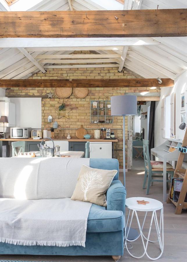 Crafts Hill Barn 3* Bar Hill