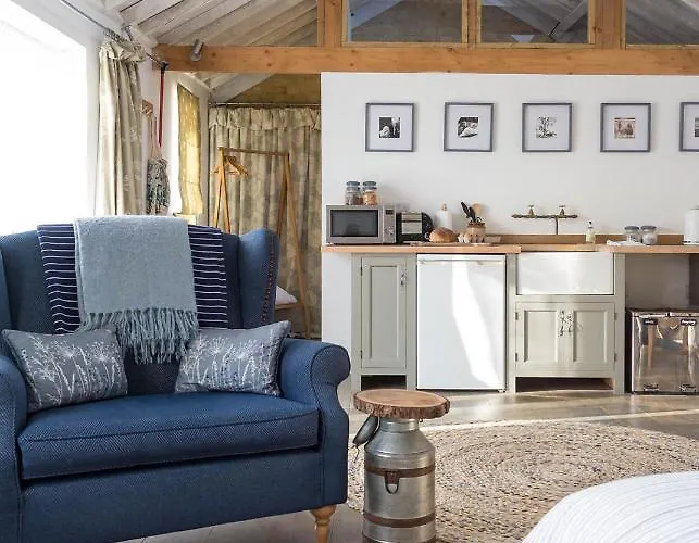 Crafts Hill Barn